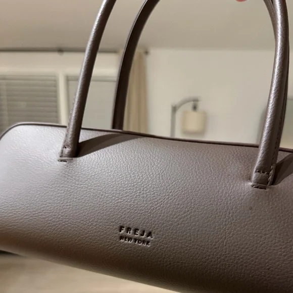 Freja Brown Shoulder Bag - Picture 2 of 7